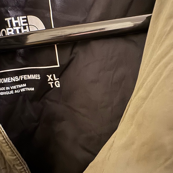 New north face jacket new without tag never wear - Picture 3 of 9